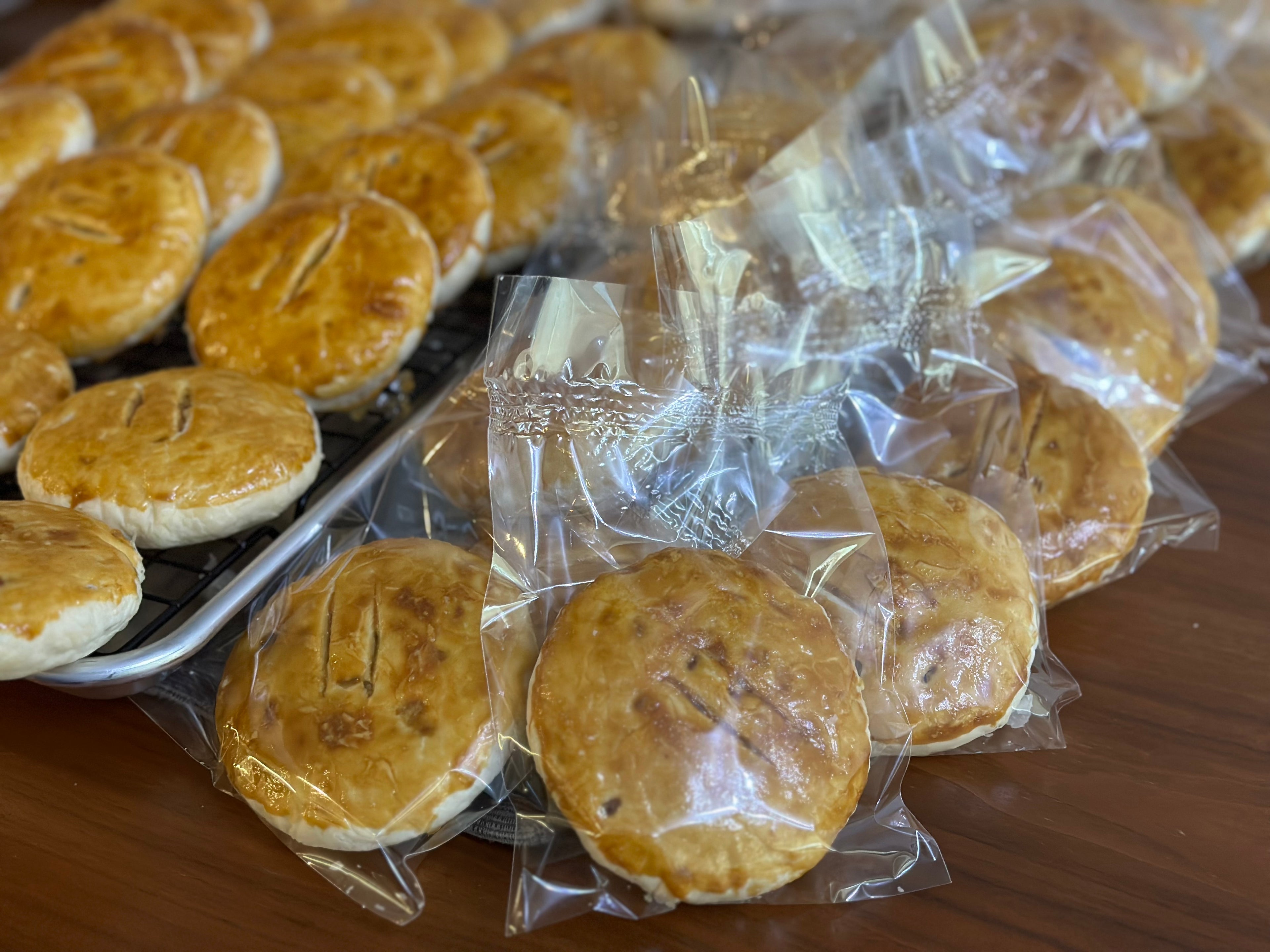 老婆餅</br>Wife Cakes