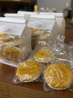 老婆餅</br>Wife Cakes